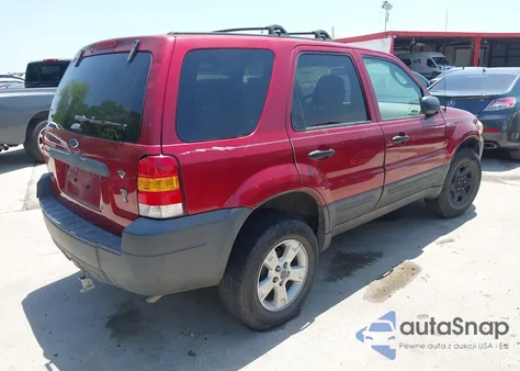 2005 Ford Escape Xlt z USA, uszkodzony, nr VIN 1FMYU031X5KE17077